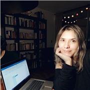 Profesora de Español. Magíster